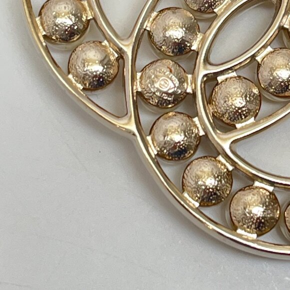 Chanel CC Pearl Brooch in Gold Hardware - Picture 3 of 7